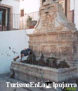 Fuente de la Plaza Mayor de Las Alpujarras (Año 1684)